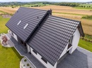 Jakie akcesoria poza pokryciem dachu są niezbędne dla jego prawidłowego funkcjonowania?